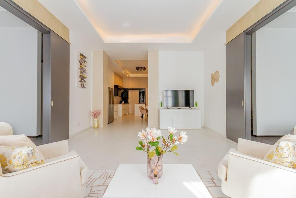 The Opulent Oasis By Newave Apartments Budapest Exterior photo